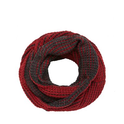 Red plaited snood